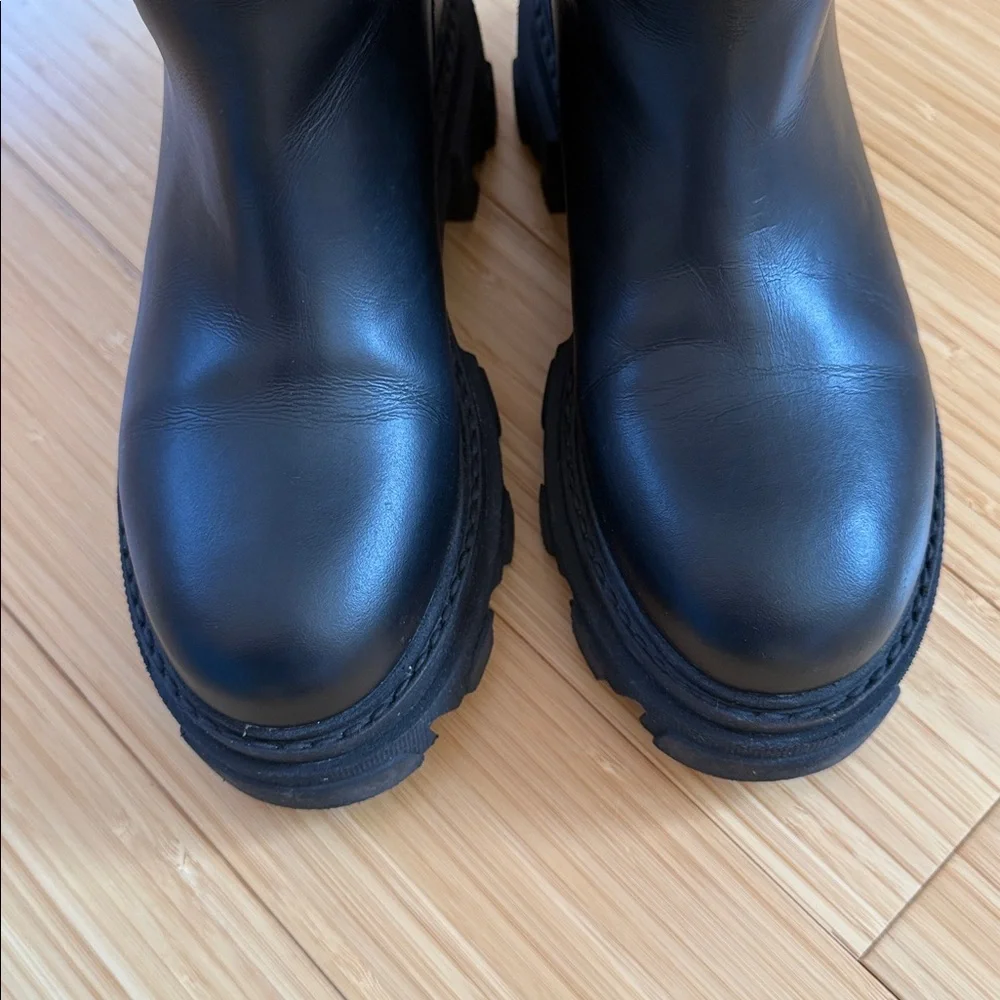 Gia Borghini Perni 07 black leather lug boots in size 37
